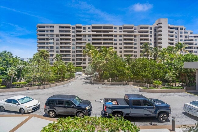 Building Photo - 201 Crandon Blvd
