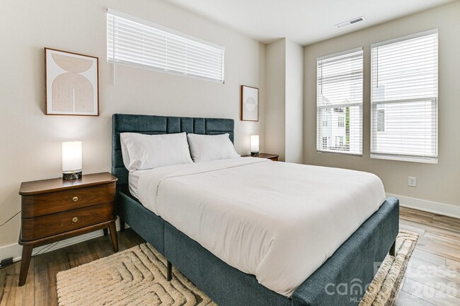 Building Photo - 3011 Jolene Ct