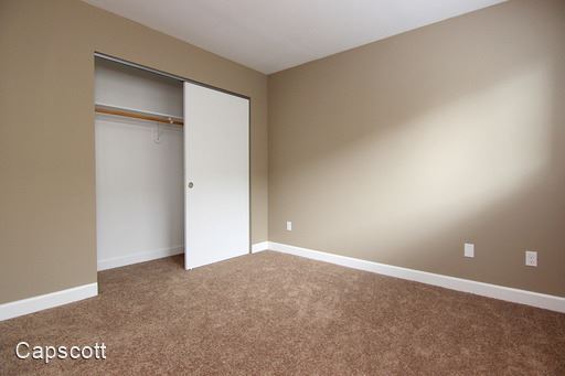 Building Photo - 2226 NE Multnomah St