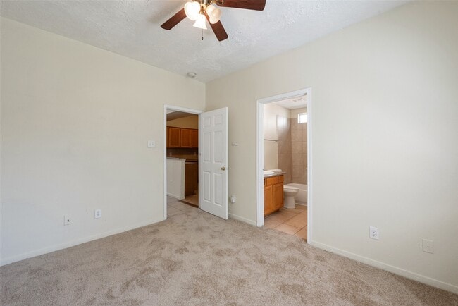 Building Photo - 6827 Dumble St