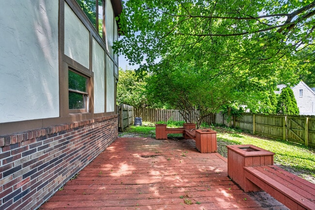 Building Photo - 4 Bedroom Near Butler University!