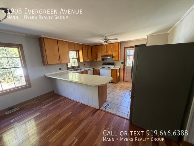 Building Photo - 1908 Evergreen Ave