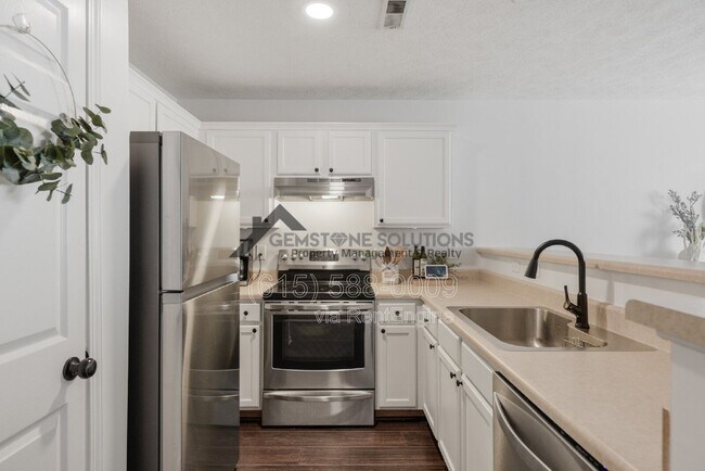 Building Photo - 7111 Lenox Village Dr