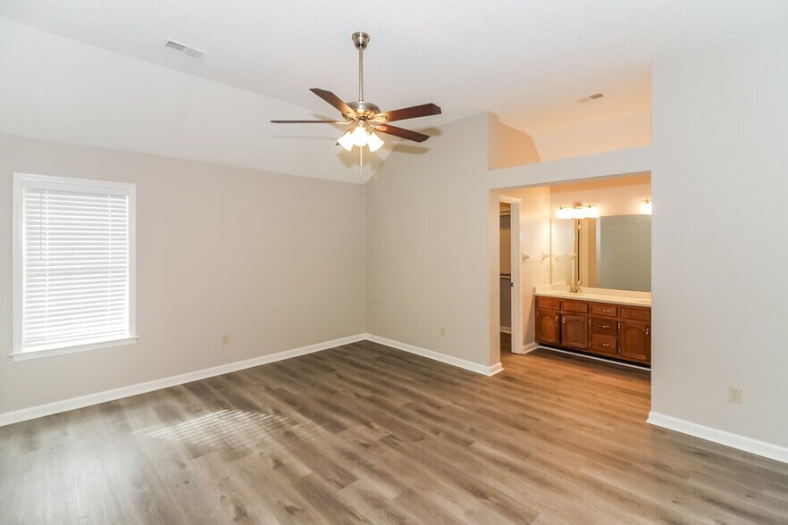 Building Photo - 4371 Bunker Hill Dr