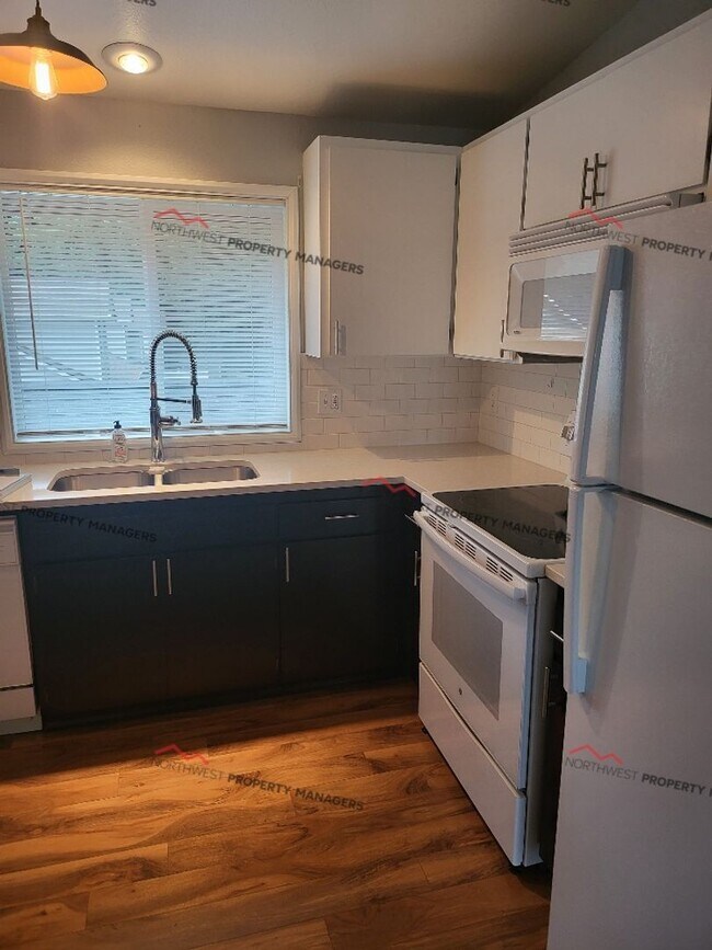Building Photo - STATUS: *PENDING APPLICATION*  | R320 | $1895