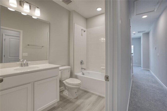 Building Photo - 14824 Outfitter St