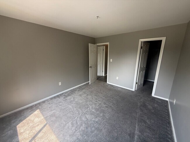 Building Photo - 80 Ashlar Hill Ct