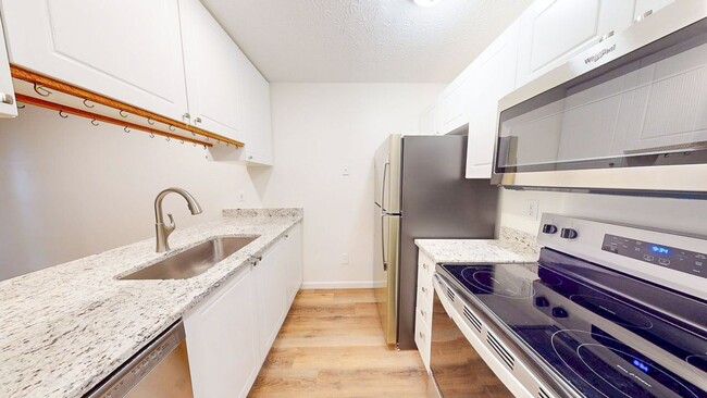 Building Photo - 4652 Shalers Dr