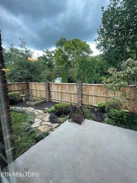 Building Photo - 9505 E Laurens Ln