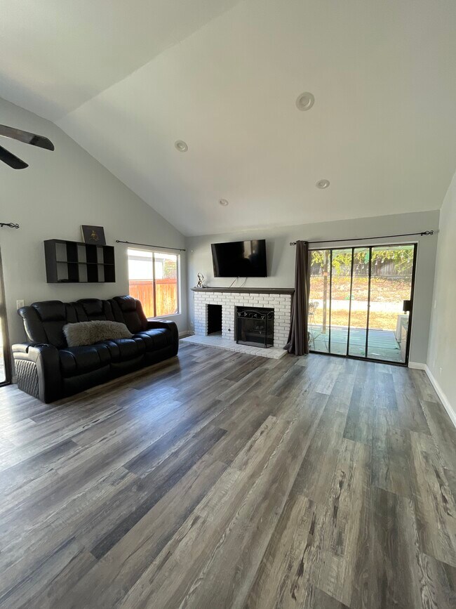 Building Photo - 21012 Lacebark Ln