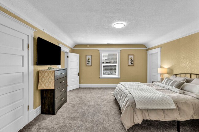 Building Photo - FULLY FURNISHED & BEAUTIFULLY REMODELED CLASSIC HOME NEAR UNR WITH UNBEATABLE I-80 ACCESS