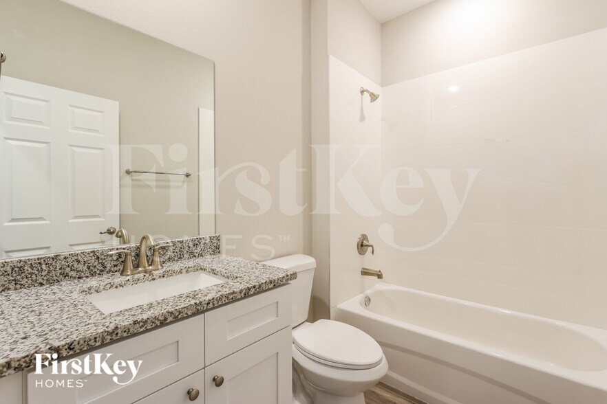 Building Photo - 331 Halloran St SE