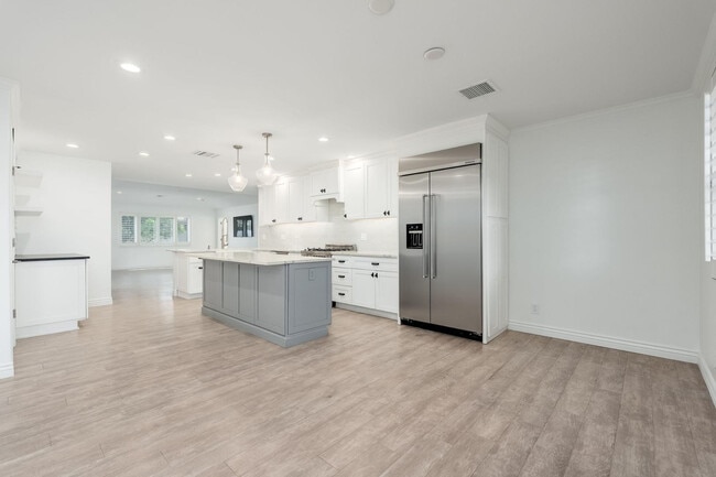 Building Photo - 6709 E Monterosa St