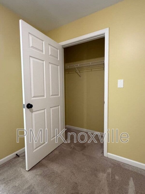 Building Photo - 2340 Boxwood Ln NE