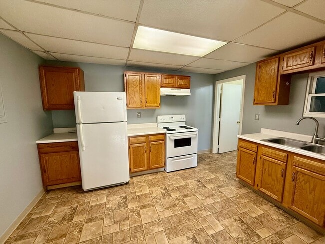 Building Photo - Hopewell - 1 Bedroom 1 Bath apartment on B...
