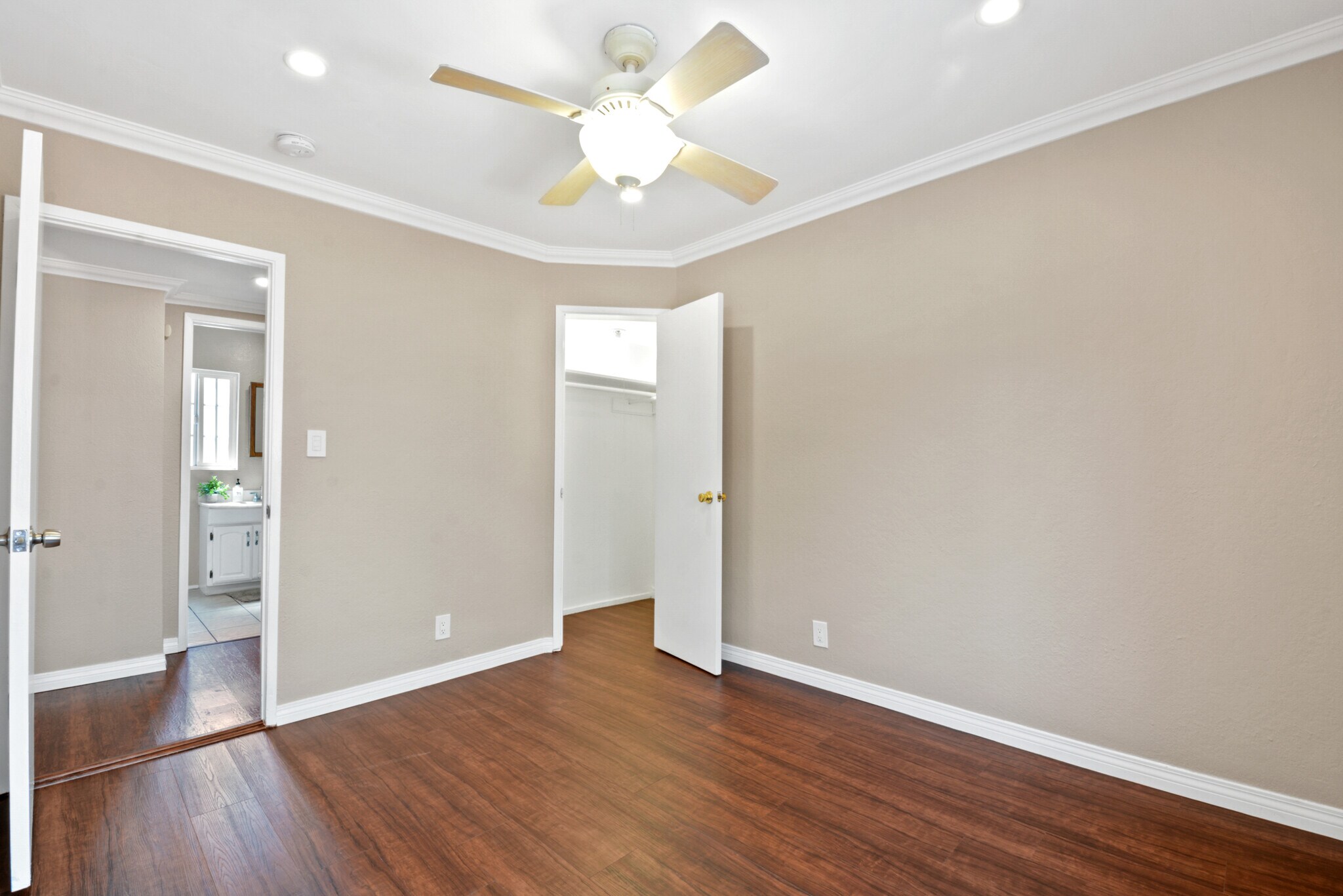 Building Photo - 13439 Roselle Ave