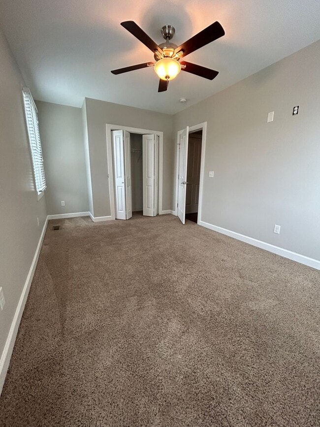 Building Photo - 3 bed 2.5 bath in Germantown, 1 Car Garage, Fenced Yard