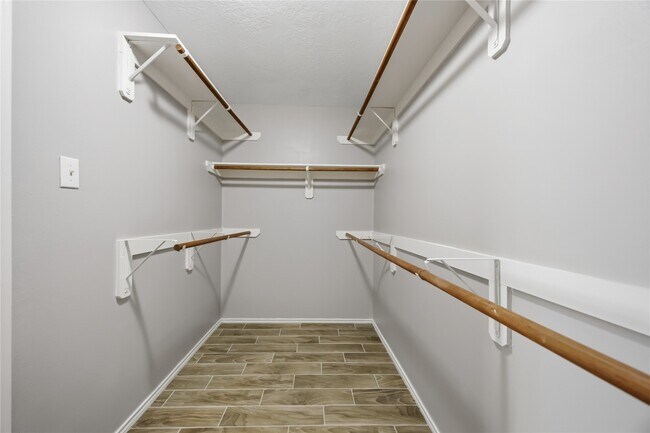 Building Photo - 2734 Trinity Glen Ln