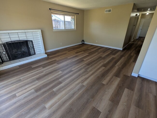 Building Photo - 3943 Constellation Rd