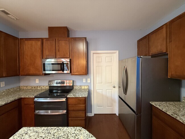 Building Photo - 4018 Lady Slipper Ln