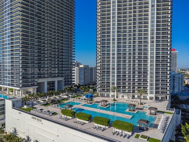 Building Photo - 1830 S Ocean Dr