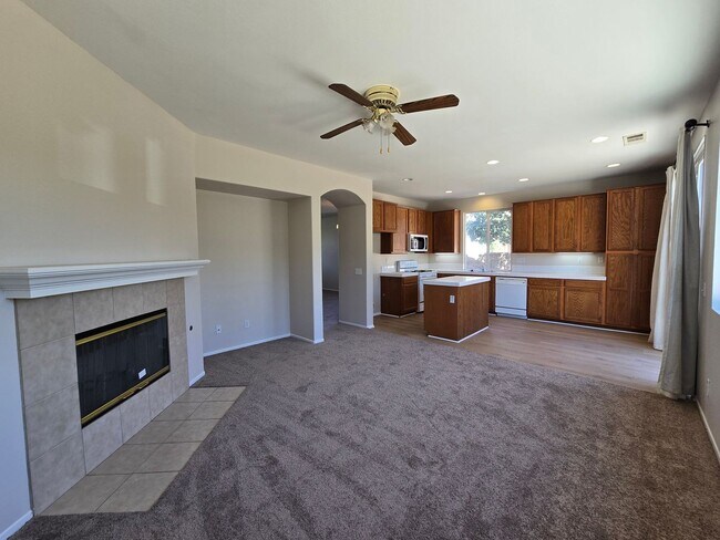 Building Photo - Moreno Valley Single Story Home