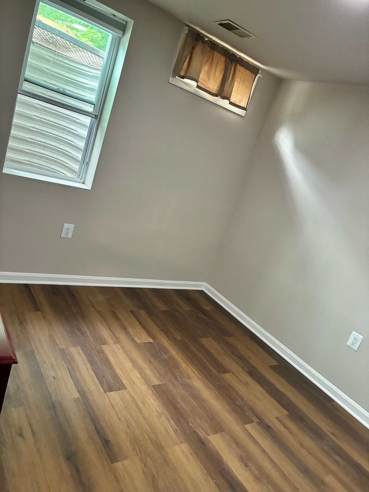 Building Photo - 15087 Holleyside Dr