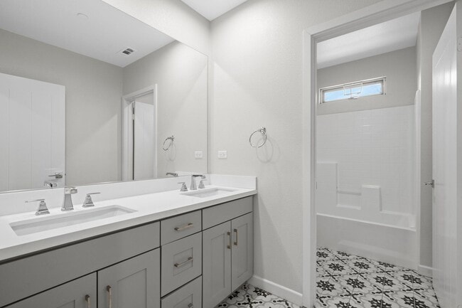 Building Photo - Modern Luxury 4-Bedroom 3-Bathroom Home wi...