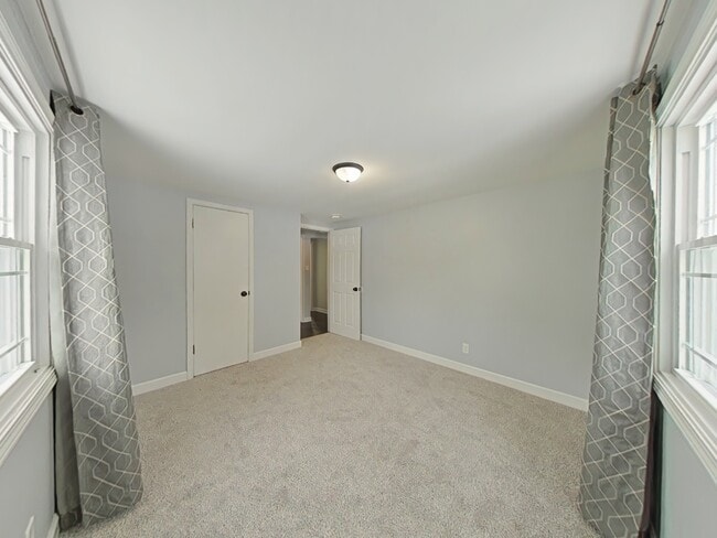 Building Photo - 19136 W Jacquie Ave