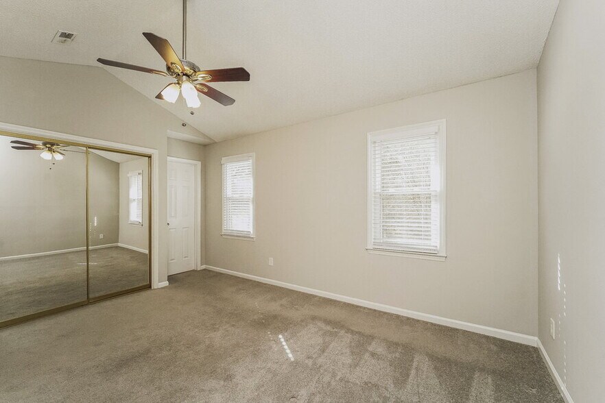 Building Photo - 9612 Manus Ct