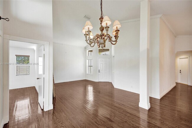 Building Photo - 658 Stanton Dr