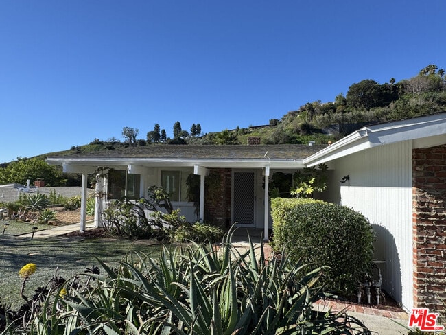 Building Photo - 1271 El Hito Cir