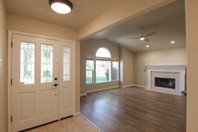 Building Photo - Beautifully Remodeled 4 Bedroom Home!