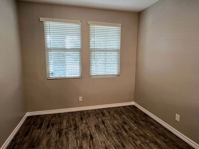 Building Photo - $300 MOVE-IN DISCOUNT - 3-BEDROOM WITH COMMUNITY POOL