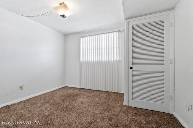 Building Photo - 401 Monroe Ave