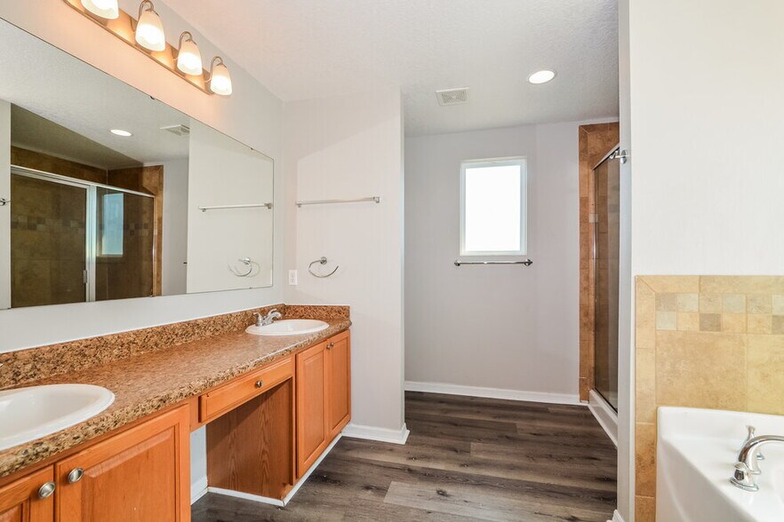 Building Photo - 2237 Aitkin Loop