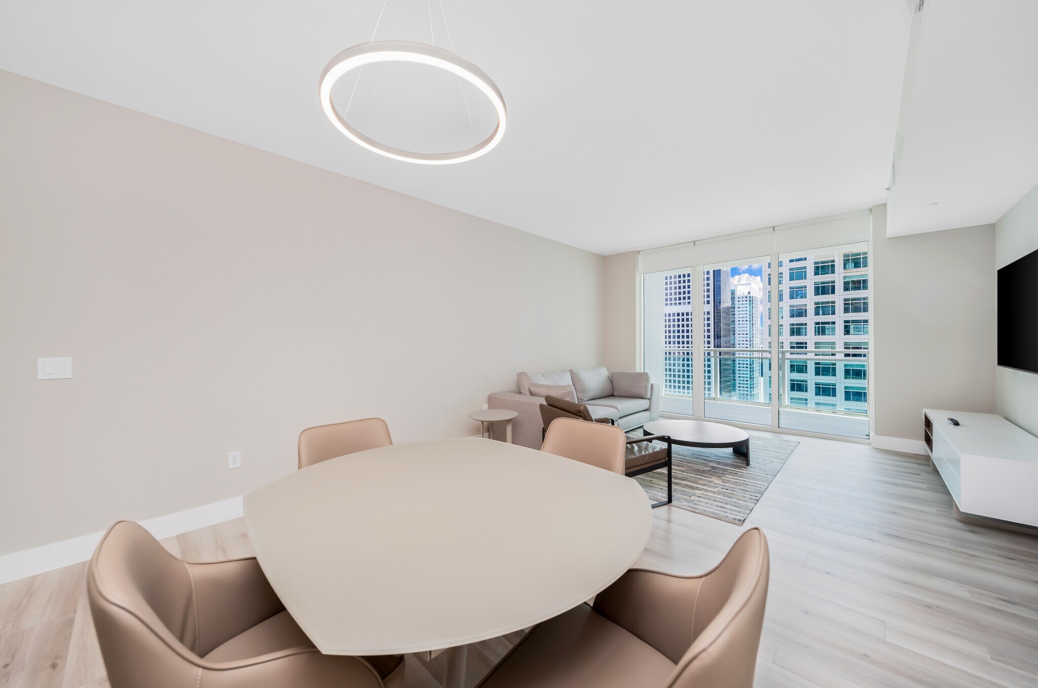 Building Photo - 951 Brickell Ave