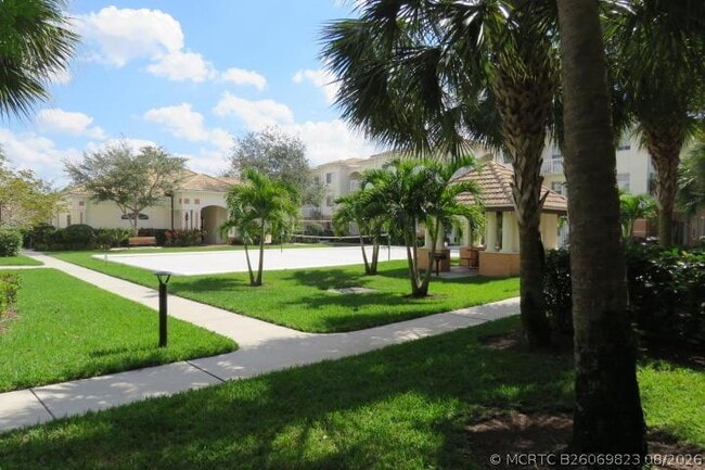 Building Photo - 9857 Baywinds Blvd