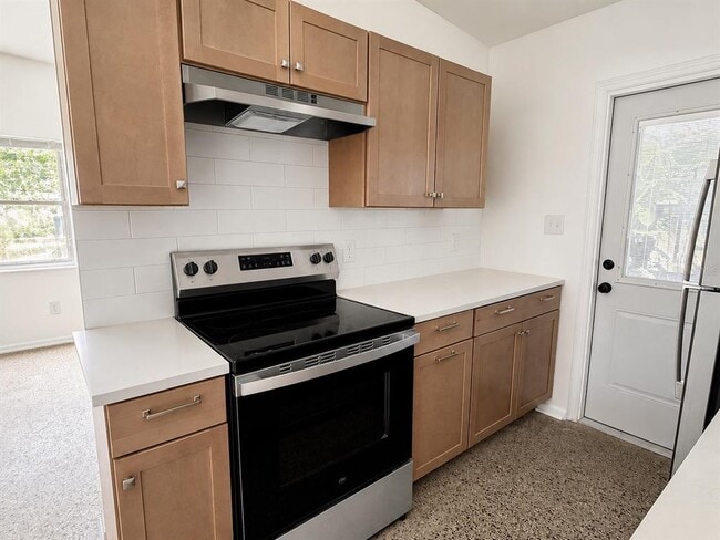 Building Photo - 1607 Dauphin Ln