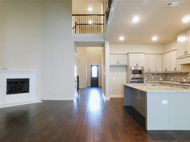 Building Photo - 1704 Serra Dr