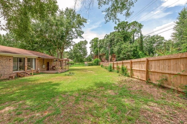 Building Photo - 302 Antler Dr