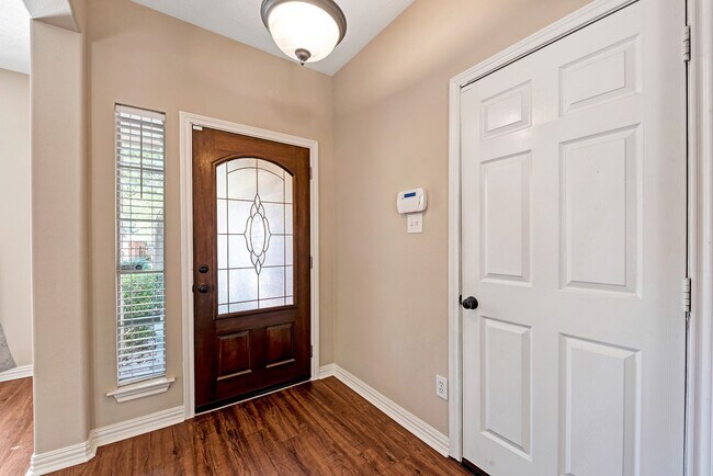 Building Photo - 135 W Russet Grove Cir