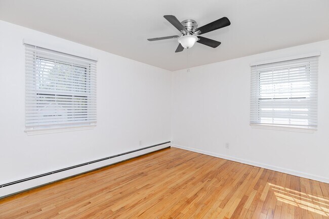 Building Photo - 56 Church St