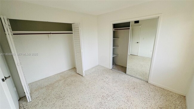 Building Photo - 1530 SW 2nd St