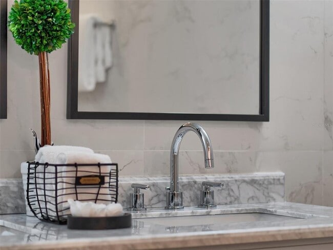 Building Photo - 525 E Jackson St