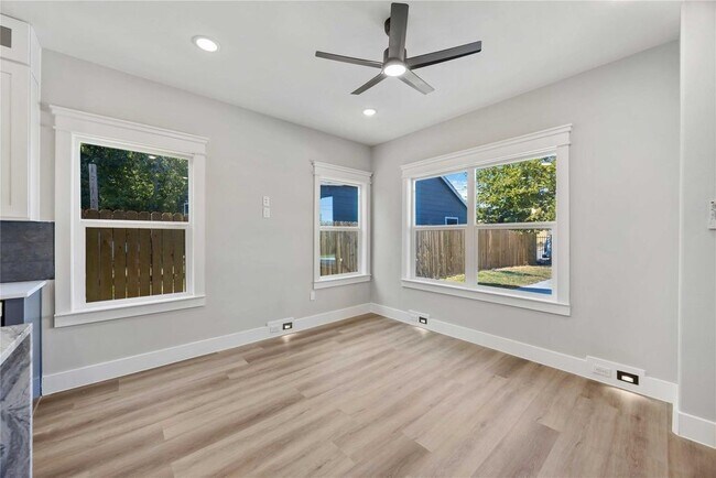 Building Photo - 4624 Mayflower St