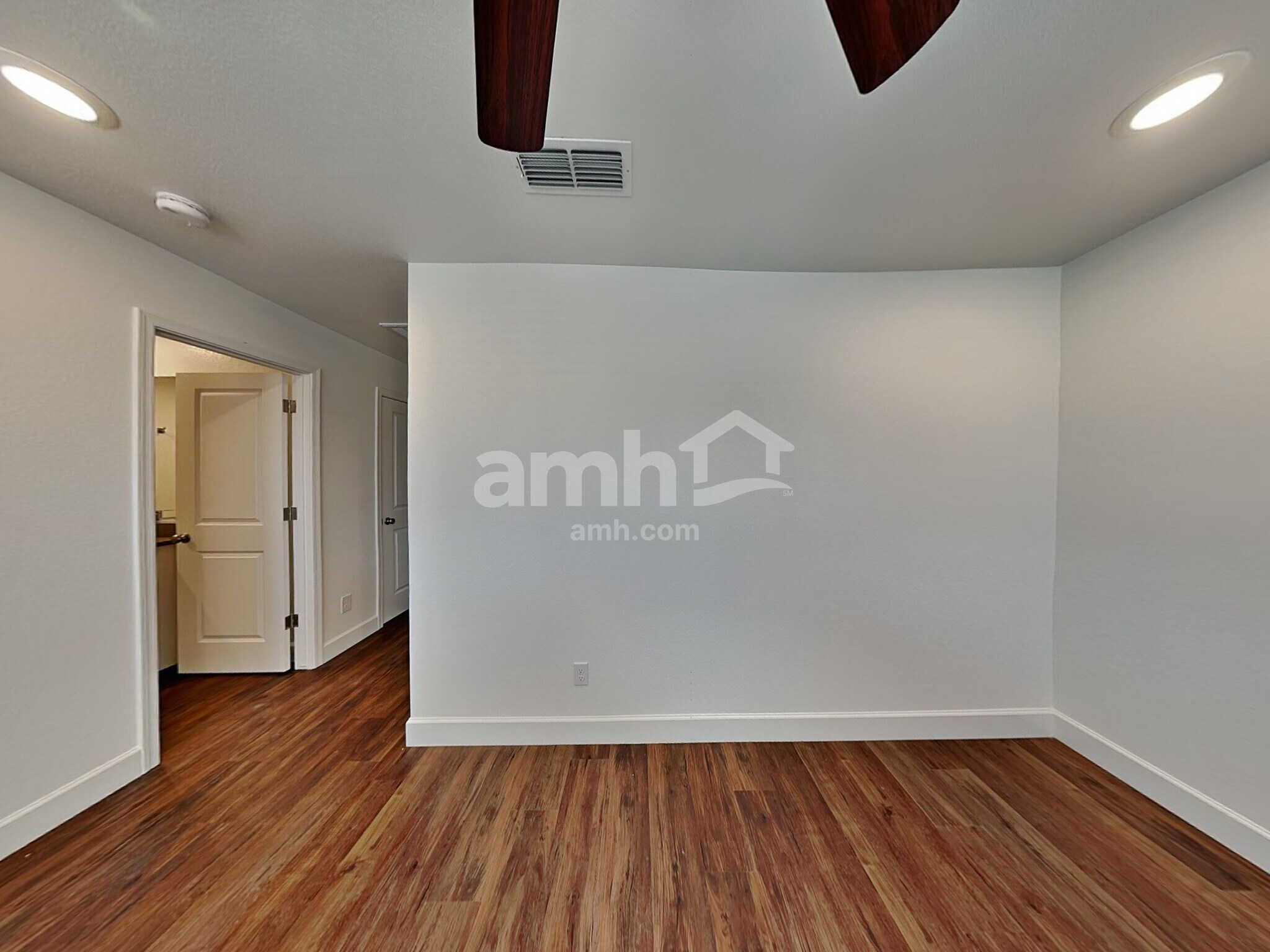 Building Photo - 8839 N 171st Dr
