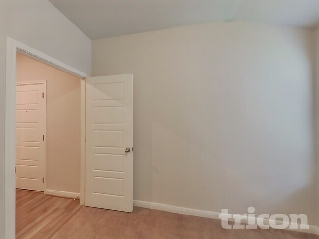 Building Photo - 13693 Paxton Blvd