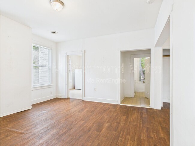 Building Photo - 3414 2nd Ave