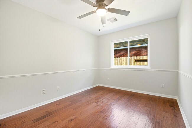 Building Photo - 15522 Valley Plum Ct